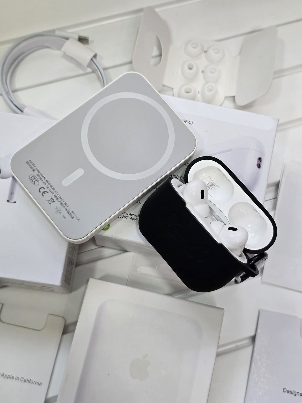 Airpods Pro2 ANC & MagSafe Wireless PowerBank Combo