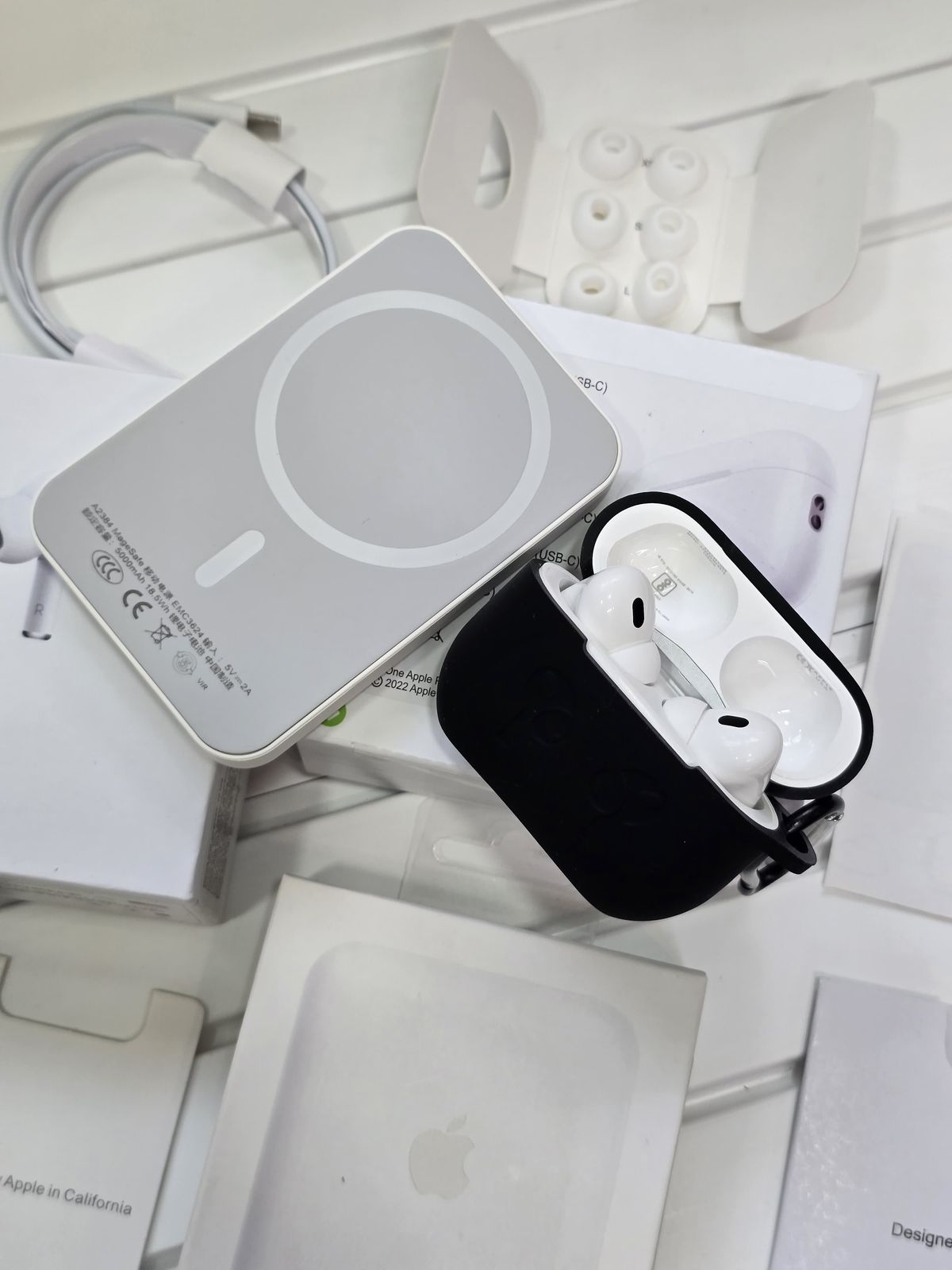 Airpods Pro2 ANC & MagSafe Wireless PowerBank Combo